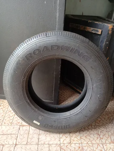 PNEUS DE CAMINHÃO MERCEDINHA E VOLKSWAGEN NOVOS ARO 17.5-215-75