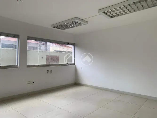 LINDA CASA COMERCIAL NO BAIRRO SANTA LUCIA
