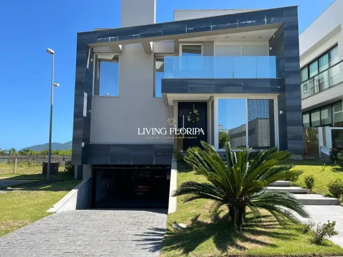 Casa de Alto Padrão com Vista para o Mar em Condomínio fechado - Morro das Pedras | Floria