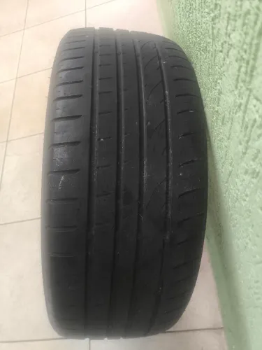 Pneu 225x45x18