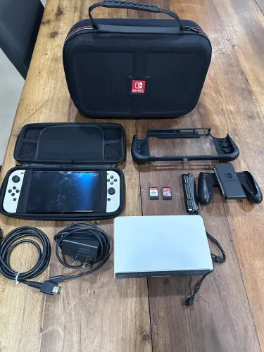 Nintendo Switch OLED Branco + Kit Completo + 2 Jogos - Excelente Estado
