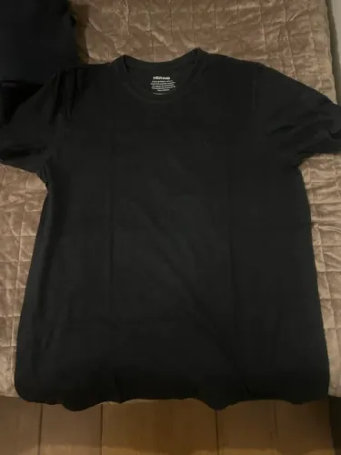 Camisa Hering básica preta tamanho P