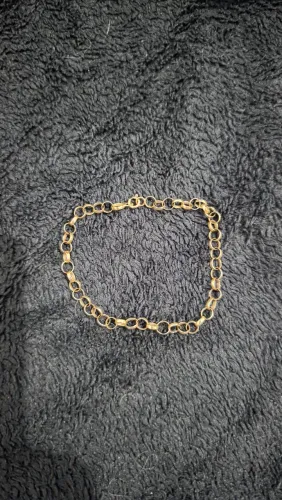 Linda pulseira modelo elo em ouro 18k
