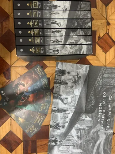 Box de Livros Instrumentos Mortais