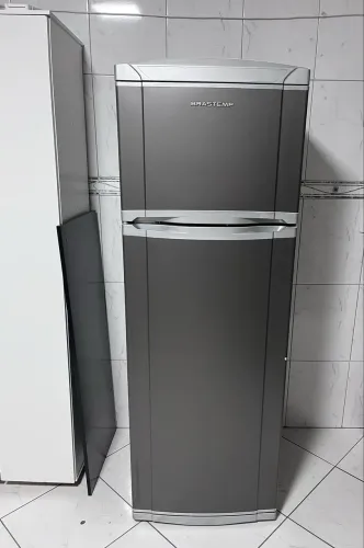 Geladeira Continental RSV37 338L - Excelente estado