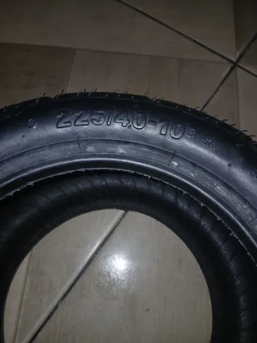 Pneu para scooter elétrica