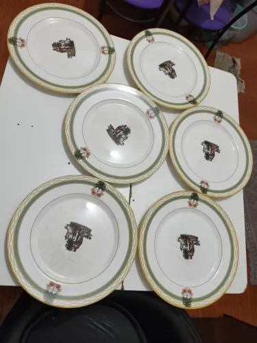 VENDE-SE LOTE COM 6 PRATOS DECORATIVOS ANTIGOS - R$ 120,00