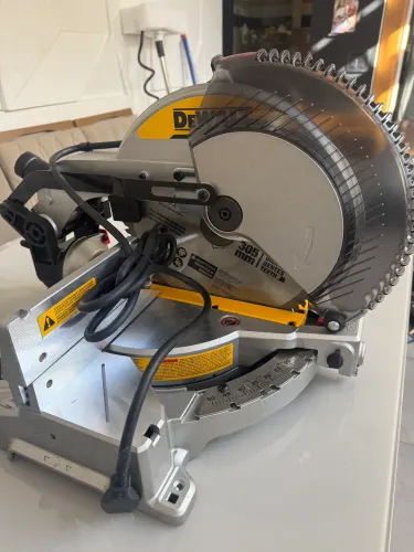 Dewalt Serra meia esquadria 12? 305mm NOVA 220v