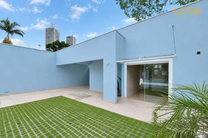 Casa Comercial de Esquina nas Mercês | Duplo Acesso | R$ 7.500,00 + taxas
