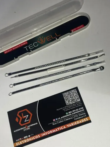 Kit com 4 Peças Removedor Extrator de Cravos e Espinhas com Estojo