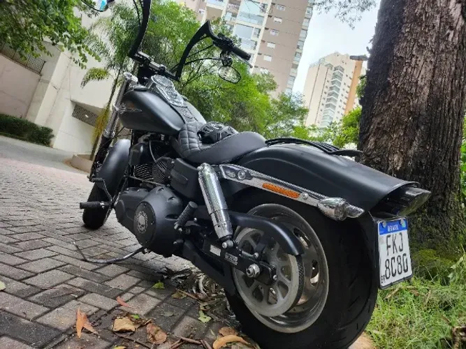 Harley Davidson fatbob 2013 = super conservada fa