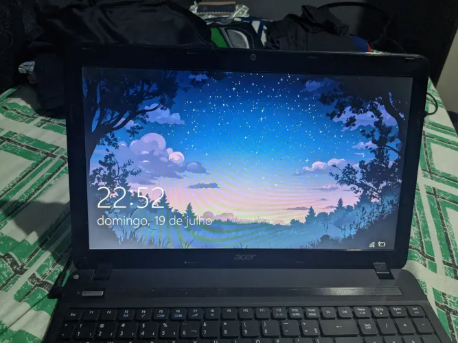 Notebook Acer Aspire E1-571