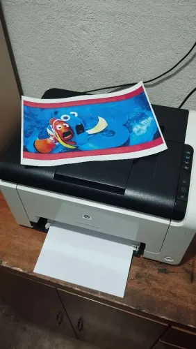 Impressora laser HP colorida