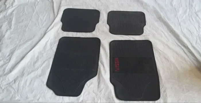 Jogo De Tapetes Nissan Versa 2015/ 2019 Preto (Usado)