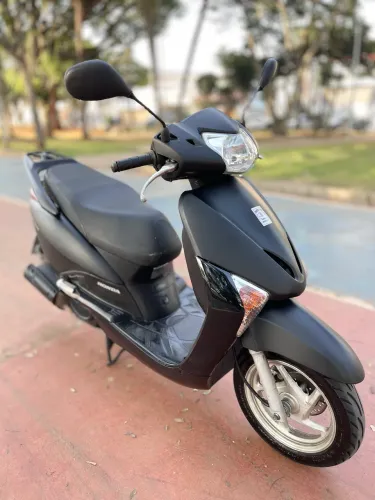 Honda Lead perfeita km baixo