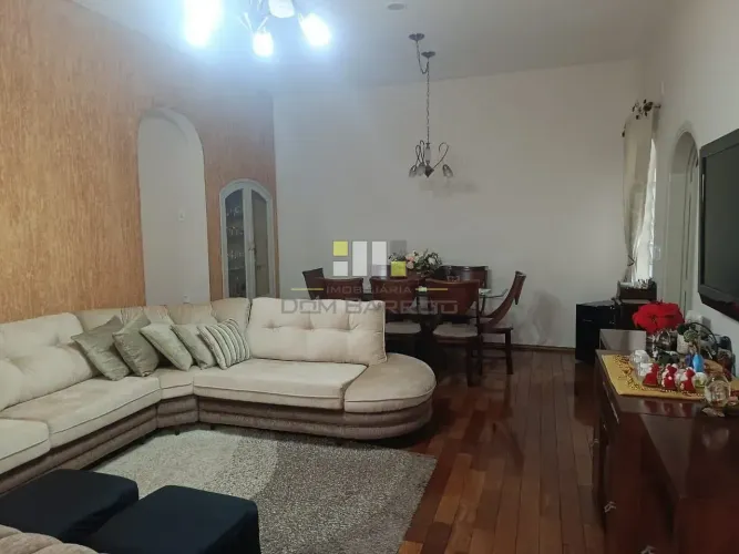 Casa com 3 dormitórios, Salão nos fundos, para alugar, 245 m² por R$ 10.250/mês - Centro -