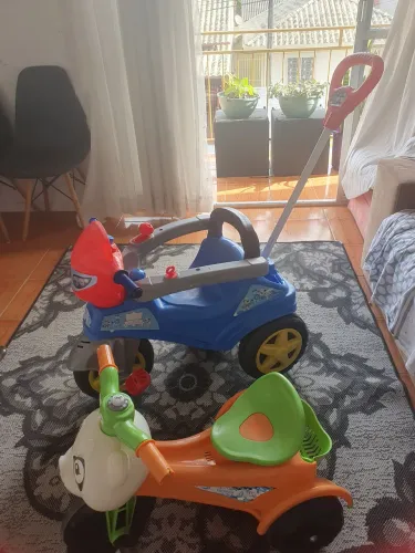 2 Triciclos Muito Pouco Usado!
