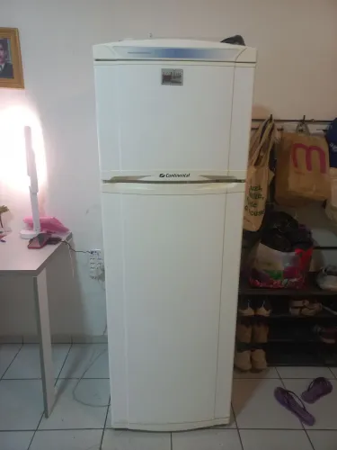 Geladeira continental 370L