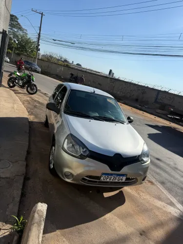 Renault Clio Authentique 1.0/1.0 Hi-power 16V 3P 2013