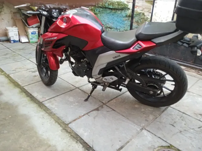 Fazer FZ25 vendo troco