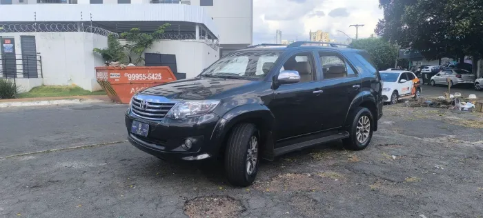 Toyota Hilux SW4 SR 4X2 2.7/ 2.7 Flex 16V Aut. 2010