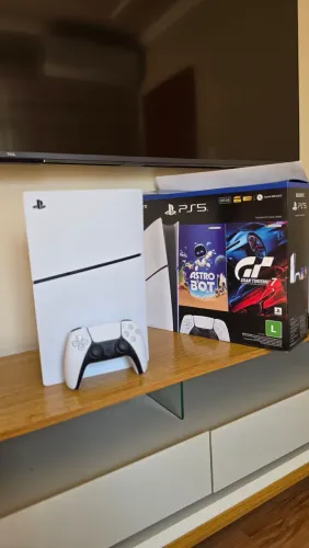 Playstation 5 slim, 1 tera de memória.
