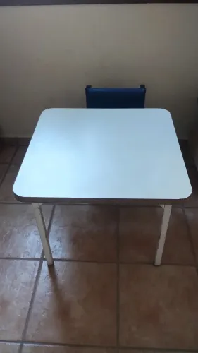 mesa e cadeira infantil