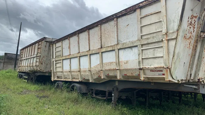 Venda de 8 semi reboque LS (caçambas)