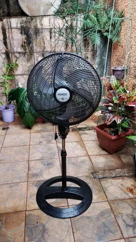 Vendo ventilador de coluna mondial, 6 pás, turbo em excelente estado.