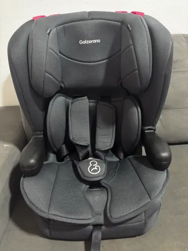Cadeirinha automóvel 