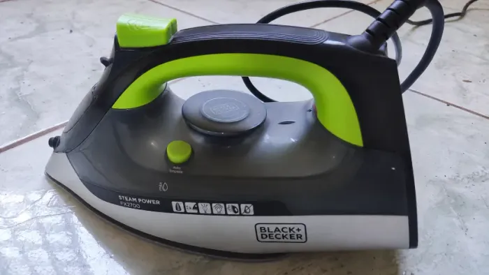 Ferro de Passar Roupa Black Decker, Modelo FX2700, Ferro Com Vaporizador Barato