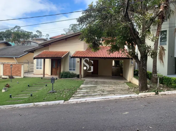 LINDA CASA EM CONDOMINIO LOUVEIRA - SP