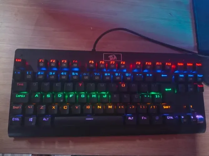 Teclado Mecânico Gamer Redragon Dark Avenger Switch Blue RGB