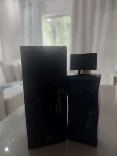 Vendo Perfume Feminino Essencial Oud 100 ml