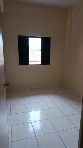 Aluga-se apartamento na rua Rio de janeiro 