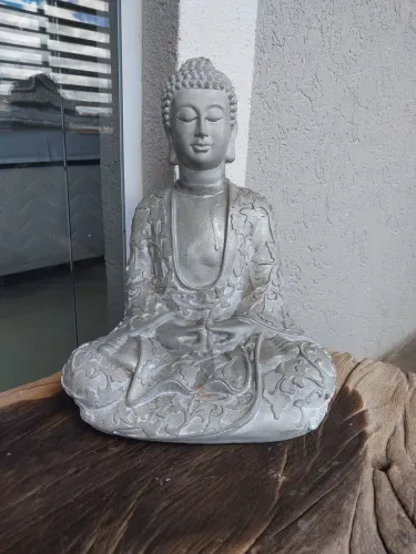 Buda em concreto 