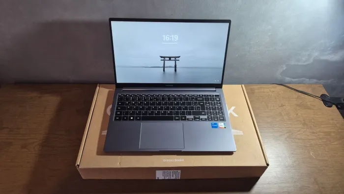 Notebook Samsung Galaxy Book4 - I5 13ª gen - 512GB SSD. EXCELENTE ESTADO