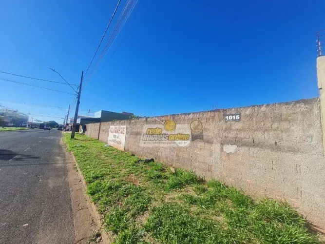 Terreno para alugar, 1000 m² por R$ 6.285,04/mês - Pacaembu - Uberaba/MG