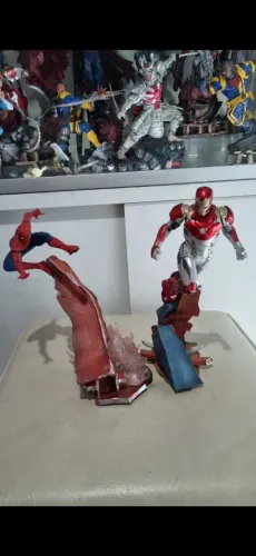 Action Figure detalhada Homem aranha e iron mem