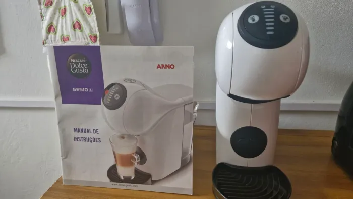 Cafeteira Arno Dolce Gusto Genio S