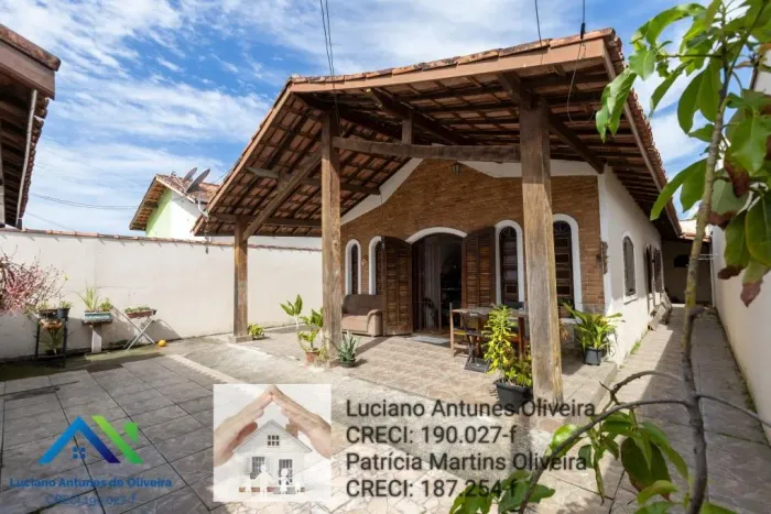 Casa à venda na Praia em Caraguatatuba-SP