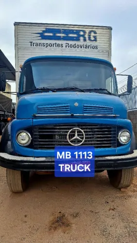 Caminhão Baú MB 1113