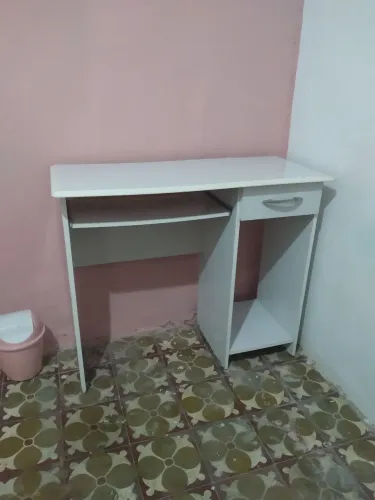 ESCRIVANIA MUITO BEM CONSERVADA