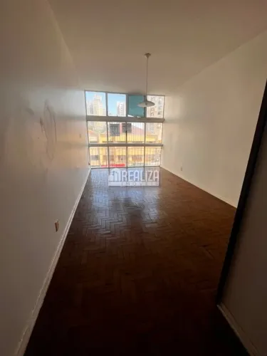 Apartamento com 3 Quarto(s) e 1 banheiro(s) para Alugar, 150 m² por R$ 2720 / Mês