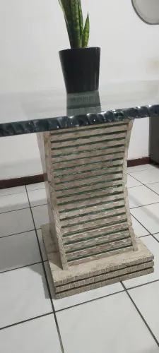 Mesa de jantar com aparador , espelho e mesa de canto