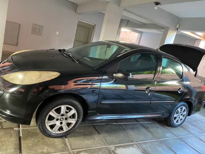Peugeot 207 Sedan Passion XR 1.4 Flex 8V 4P 2011