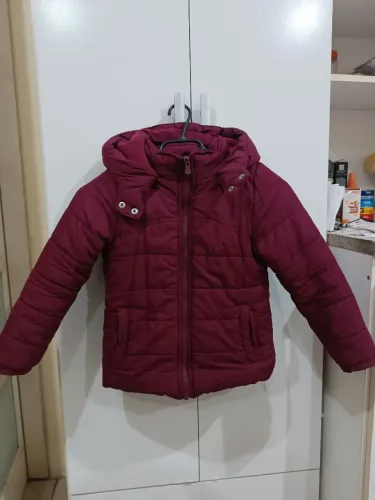 Jaqueta infantil acolchoada vinho com capuz