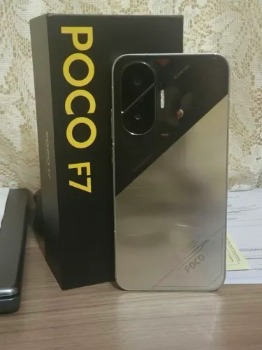 POCO F7 512g e 12g de ram traseira snapdragon