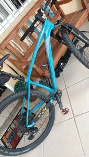Bicicleta Audax Auge 555 toda em fibra de carbono