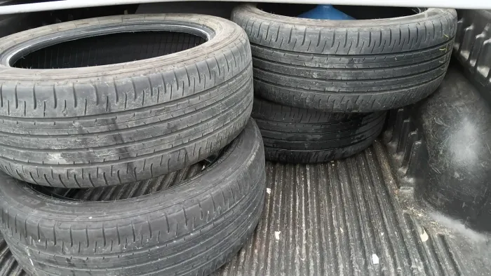 Pneu aro 18 - 225/50 Dunlop